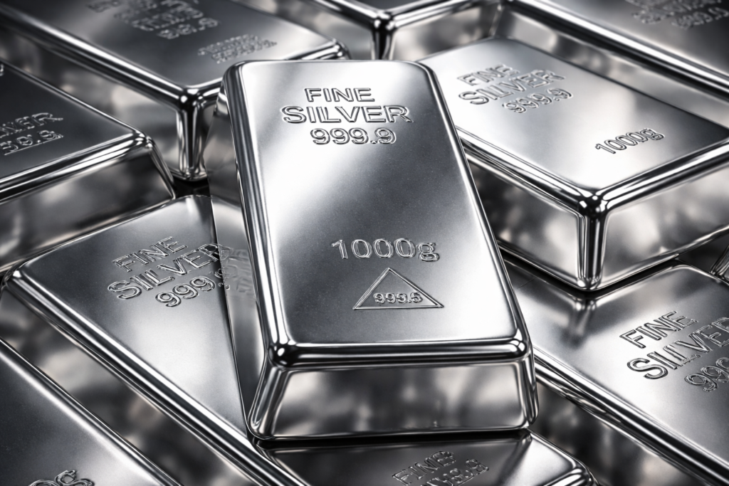 can you wear gold and silver together since crash